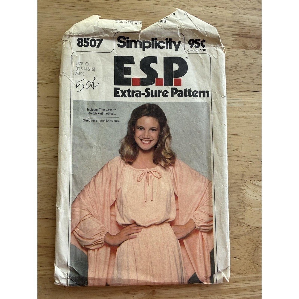 SIMPLICITY Pattern‎ 8507 - Misses' PULLOVER DRESS & SHAWL Size 12-14 CUT